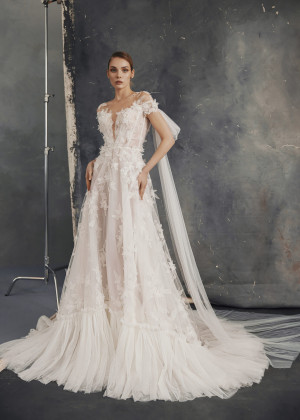 Short Sleeves Ivory Blooming Floral Lace Tulle Wedding Dress